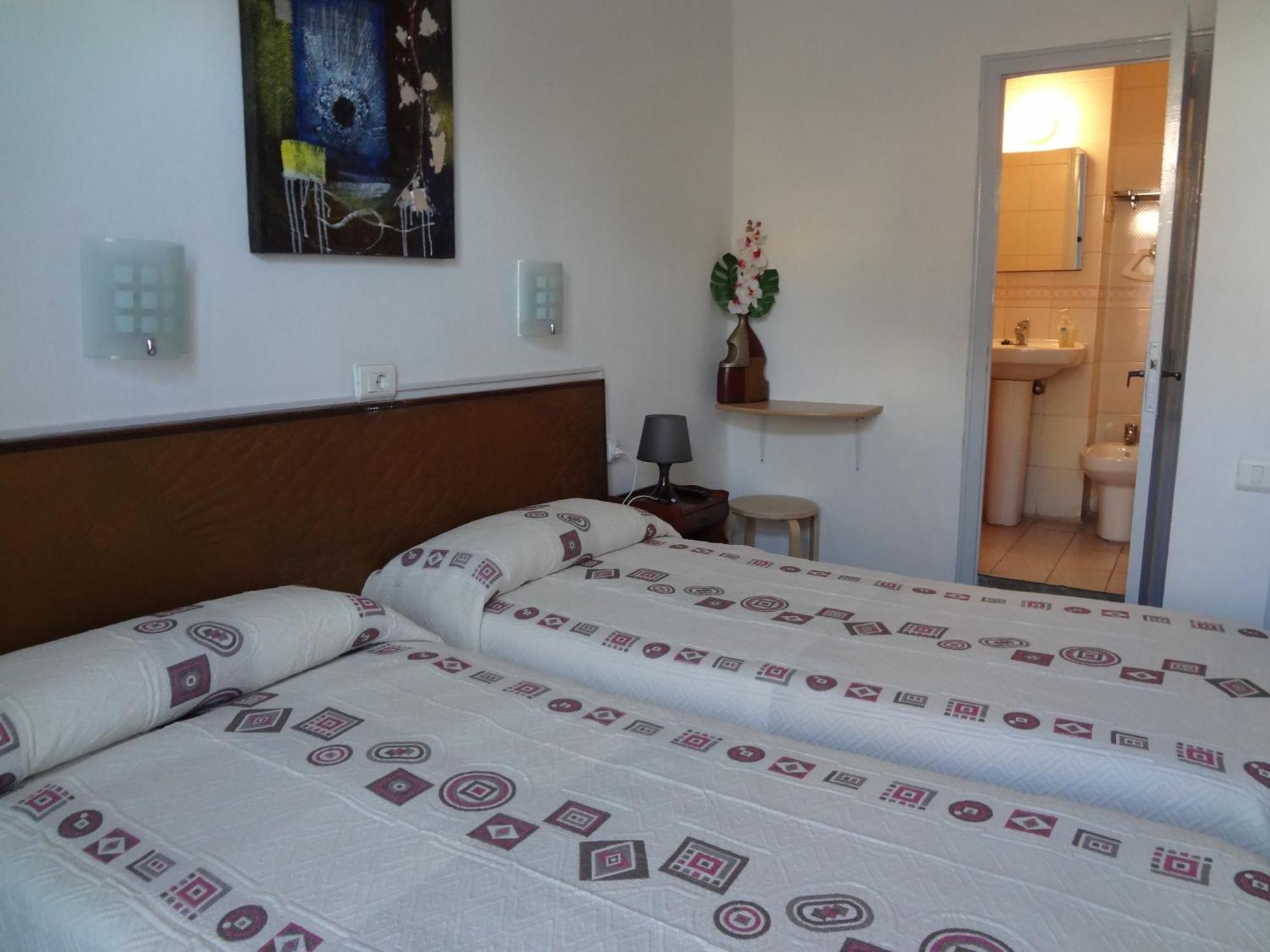 Hostal Sant Carlo Βαρκελώνη Εξωτερικό φωτογραφία