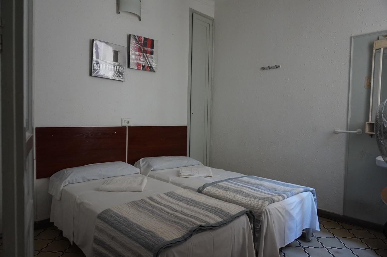 Hostal Sant Carlo Βαρκελώνη Εξωτερικό φωτογραφία